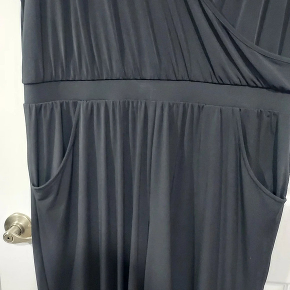 Lane Bryant Black Jumper/Romper Cinch Waist Cap Sleeves in Size 18/20 - 2X - Picture 4 of 12